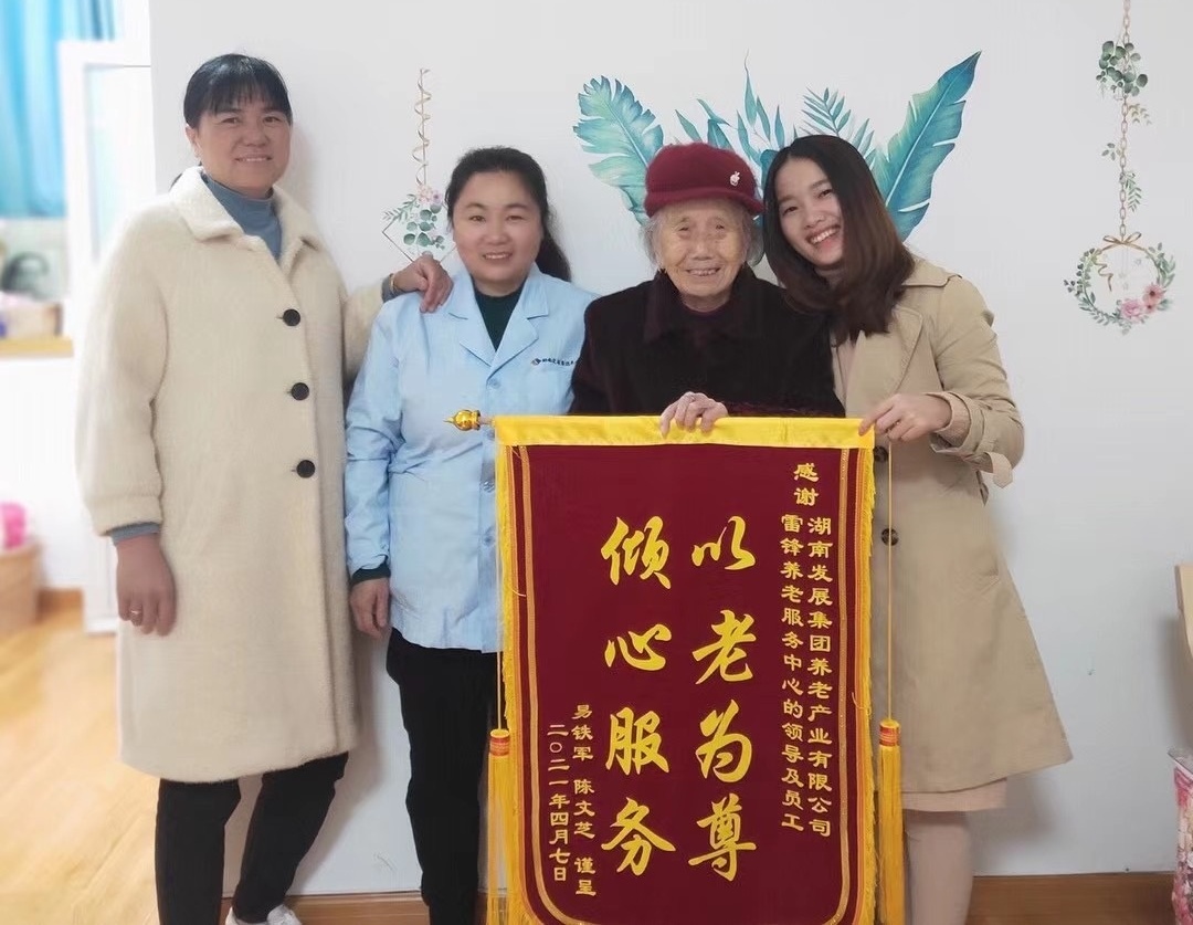 下载 (1).jpg 下载 (1).jpg