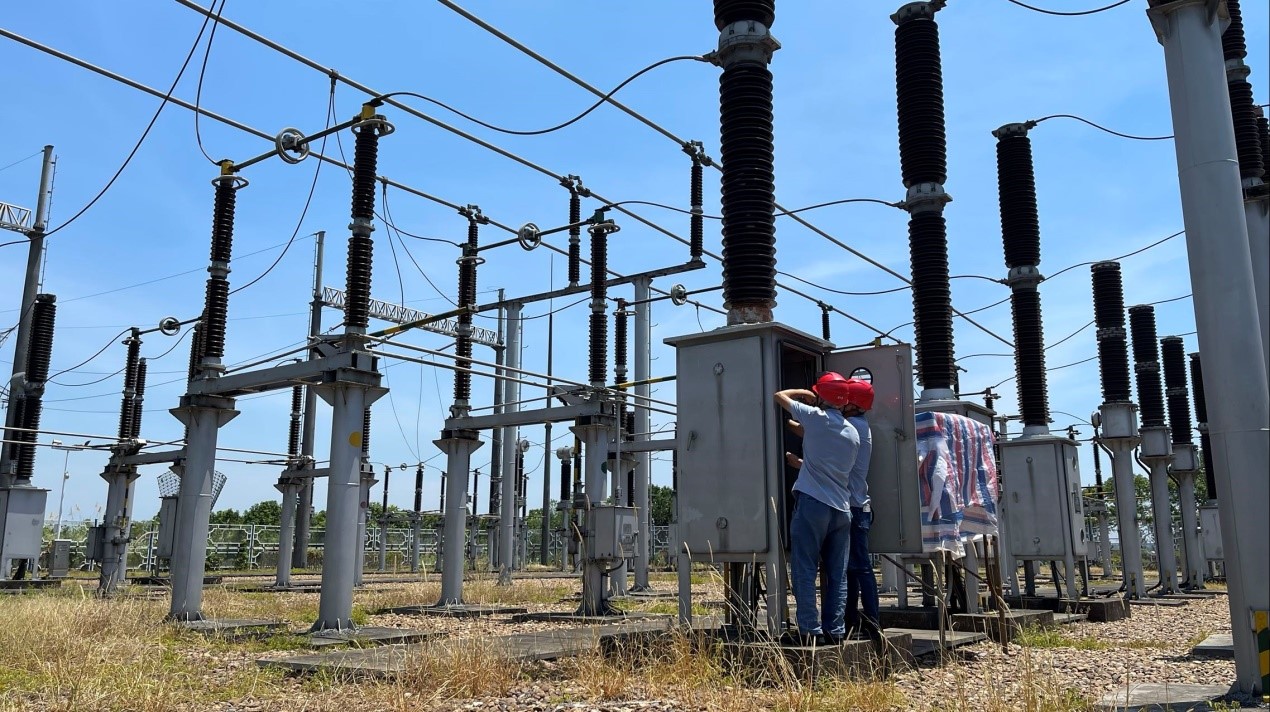 无惧“烤”验保供电 勇于担当不服“暑”--线上买球官网（中国）官方网站电力保供“湘”当给力