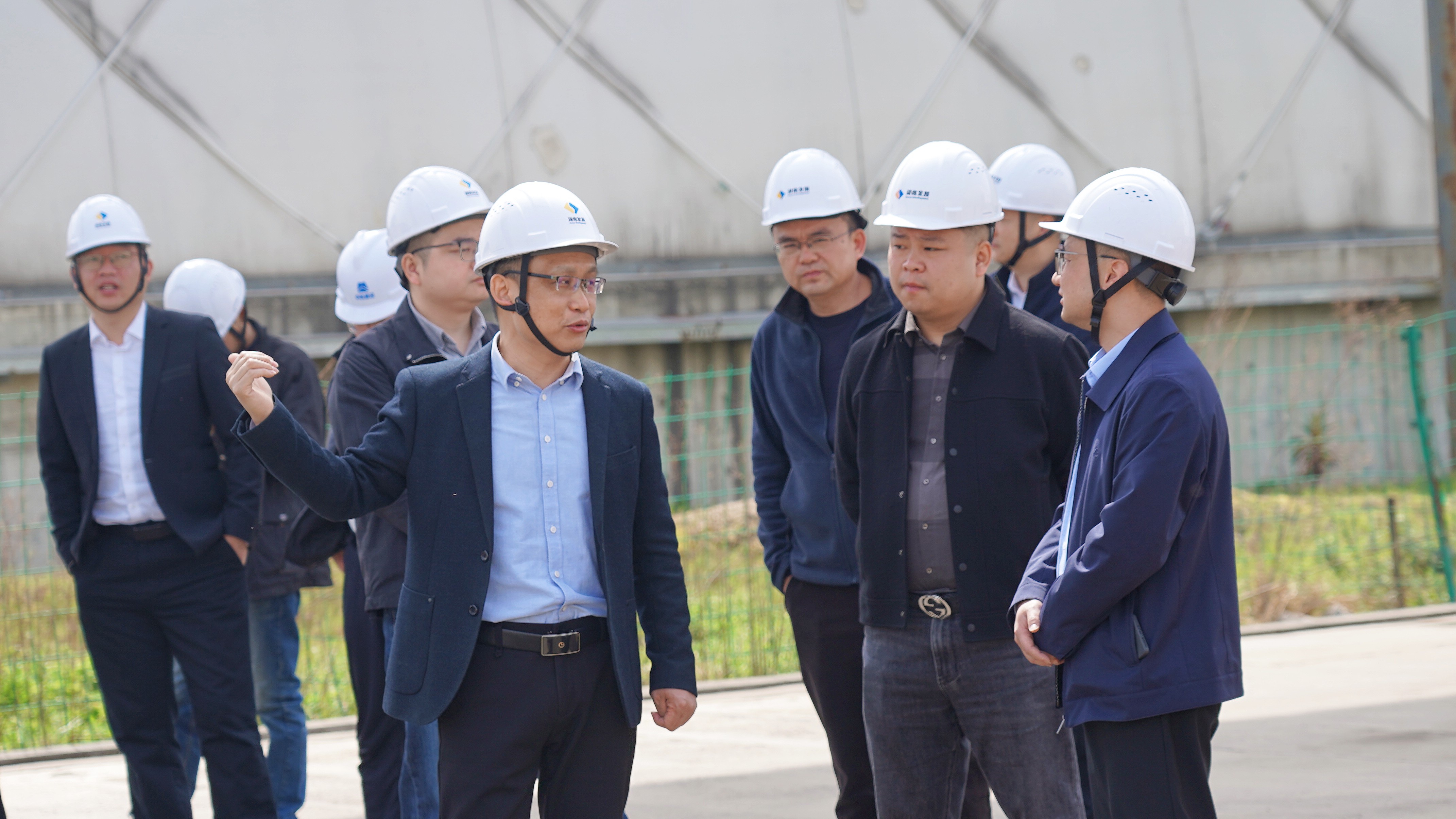 沅江市副市长雷亮调研线上买球官网（中国）官方网站机制砂和砂石集散中心项目